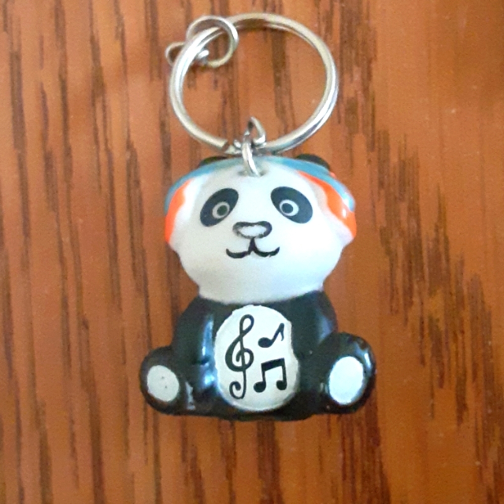 VINTAGE STAR AWARDS MUSIC PANDA BEAR KEYCHAIN CHARM GOOD CONDITION